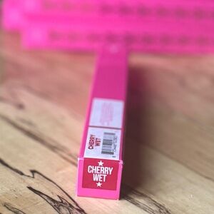 💄 SALE! NIB Cherry Wet - Jeffree Star Lip Liner